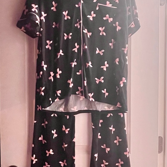 Kids Pajamas with Pink Bow Pattern - Picture 1 of 2